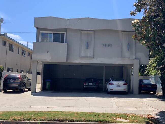 Foto del edificio - 1841 Veteran Ave