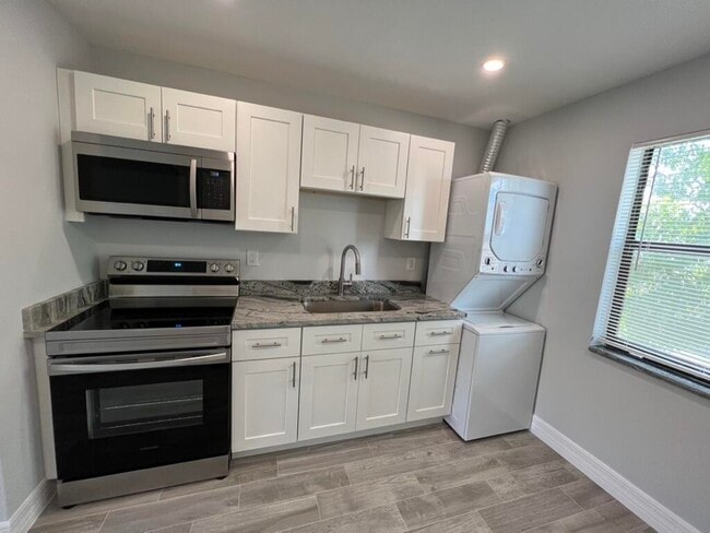 Foto del edificio - 1319 Douglass Ave