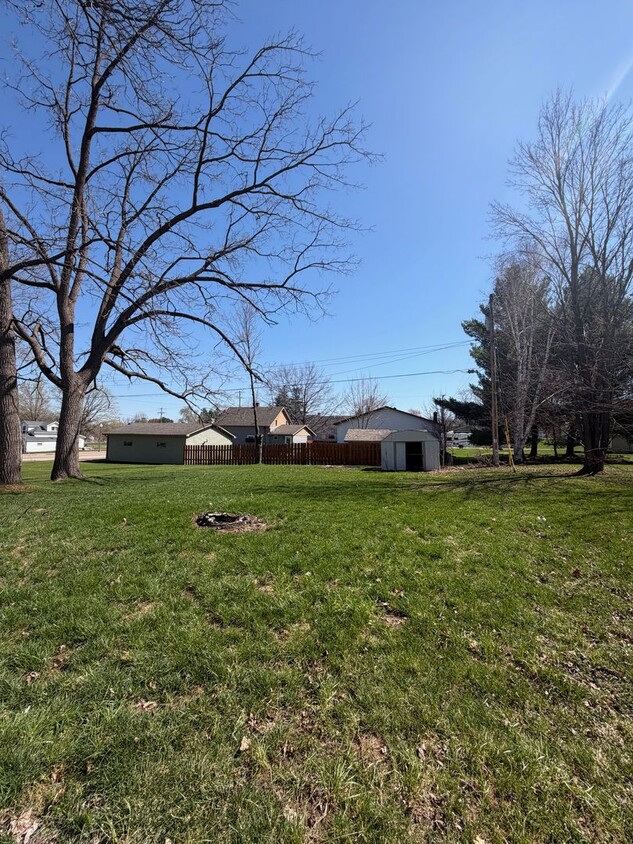 Building Photo - 132 N Jackson St