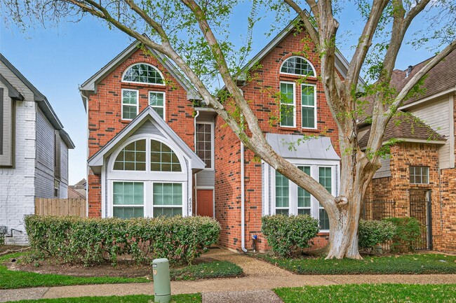 Building Photo - 6635 Queensclub Dr