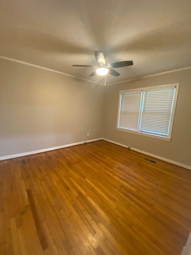 Dormitorio 3 - 1021 Longbrook Dr