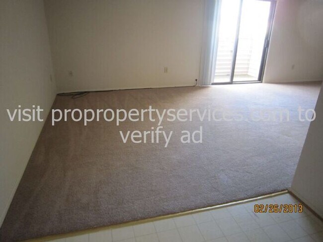 Building Photo - Near Commuter Routes, Shopping & Schools!