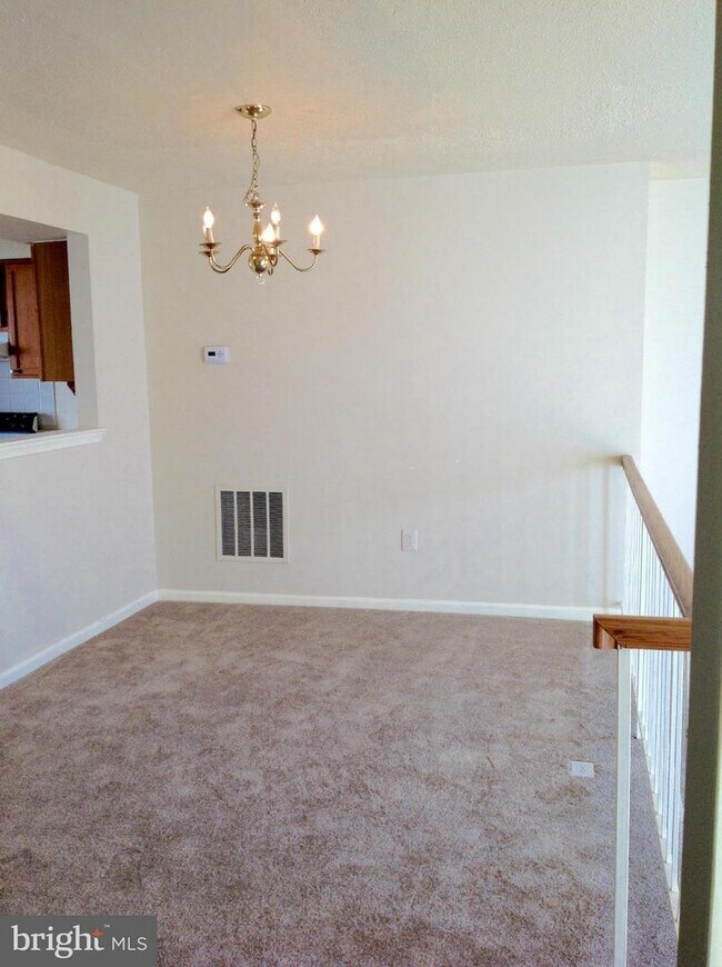Foto del edificio - 7827 Somerset Ct