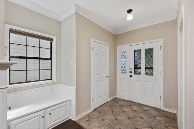 Building Photo - 2208 Indian Trail