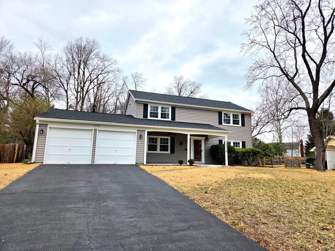 Primary Photo - Stunning 3 BR/2.5 Single-Family Home in Bo...