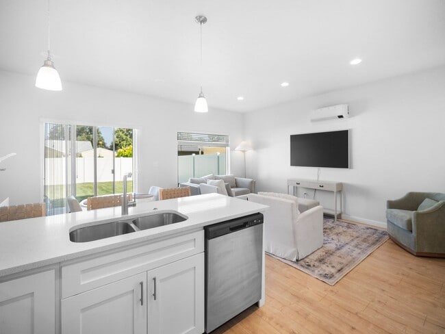 Building Photo - 3-Bedroom Home with Private Garage and Fen...