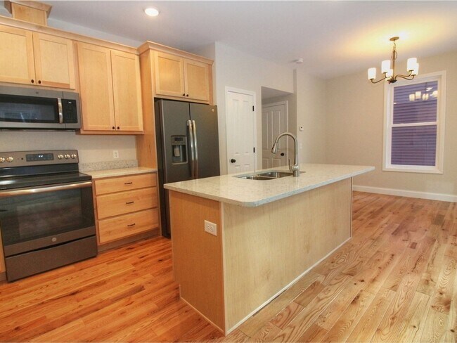 Foto del edificio - 4BD/3.5BA S. Burlington Townhome - Hillside at O'Brien Farm