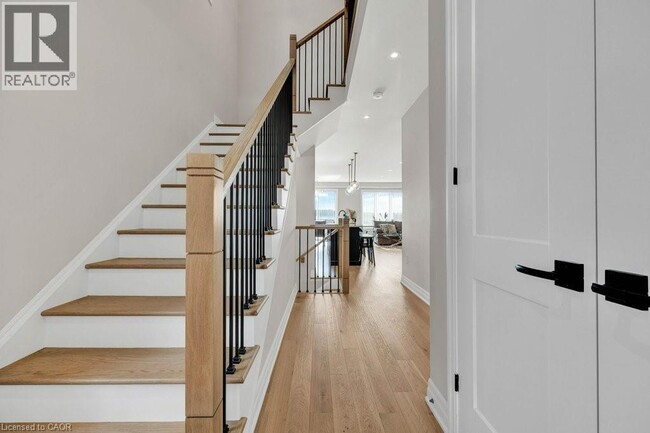 Building Photo - 124 Forestwalk St