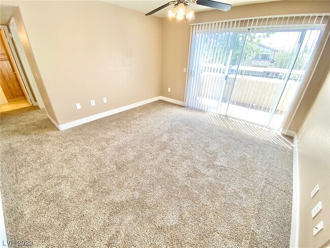Building Photo - 5710 E Tropicana Ave