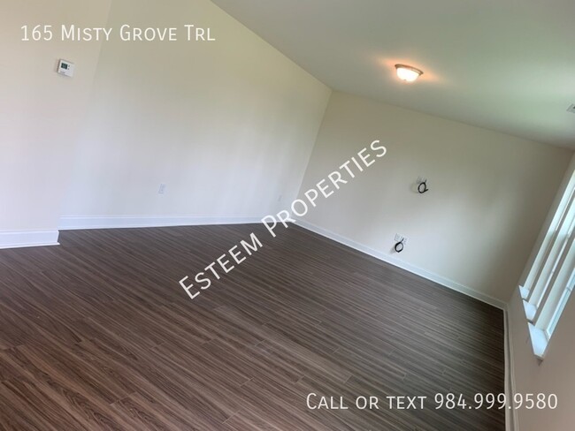 Foto del edificio - 165 Misty Grove Trail