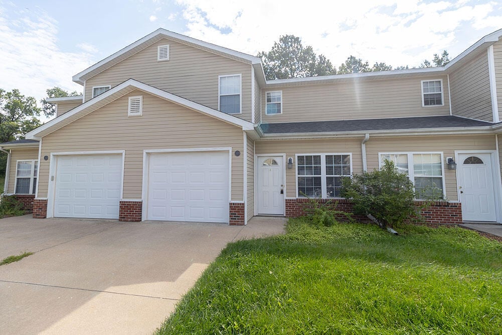 Primary Photo - 5000 Derby Ridge Dr