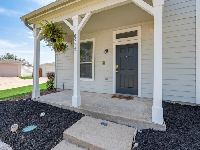 Entrada sin llave - 10528 Astor Dr
