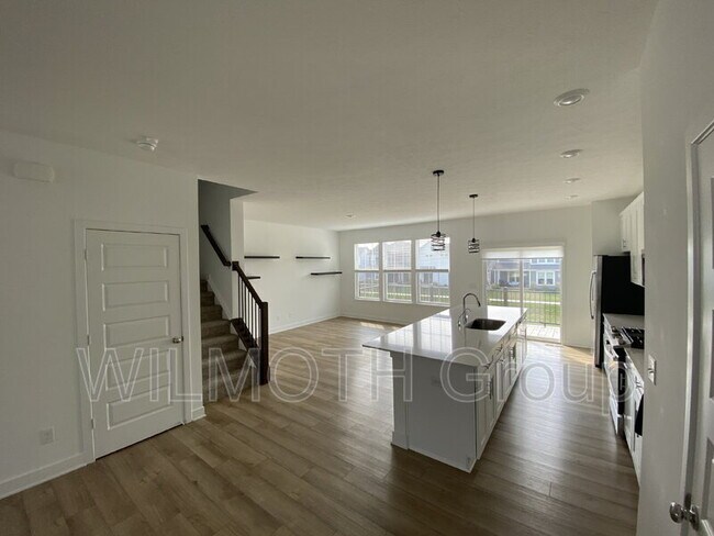Foto del edificio - 6871 Adalene Ln