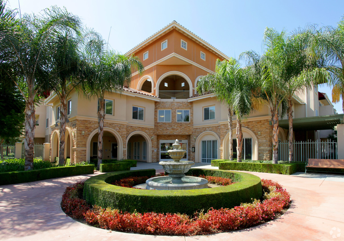 Building Photo - Telacu Las Fuentas