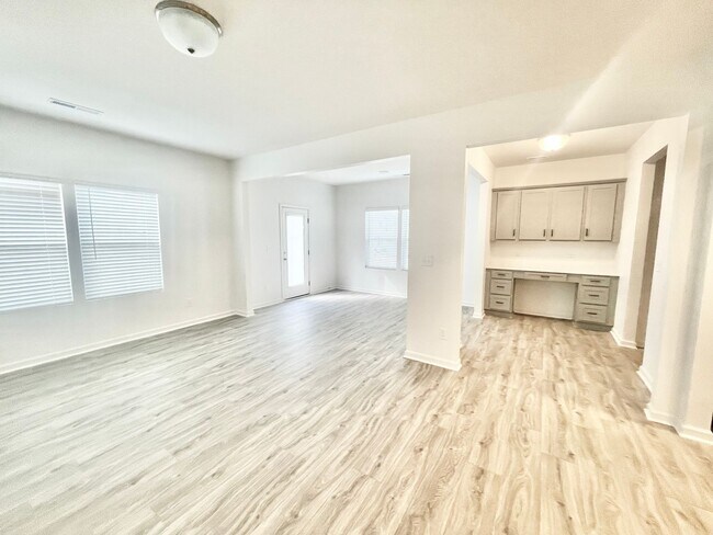 Building Photo - Brand New 3 br 2.5 ba Paired Home minutes ...