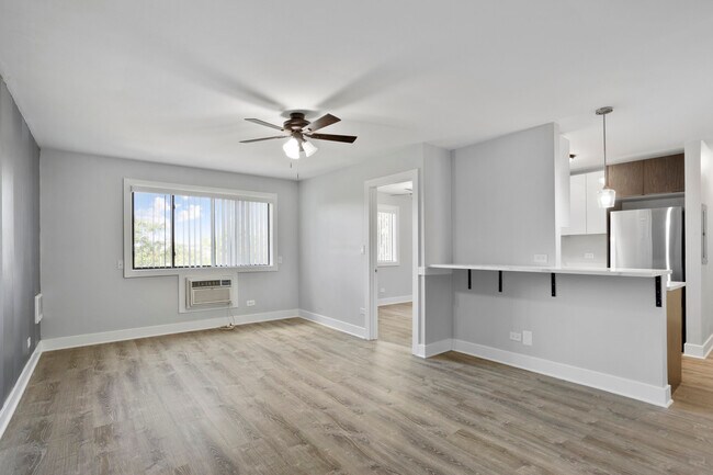 Foto del edificio - 7545 N Winchester Ave