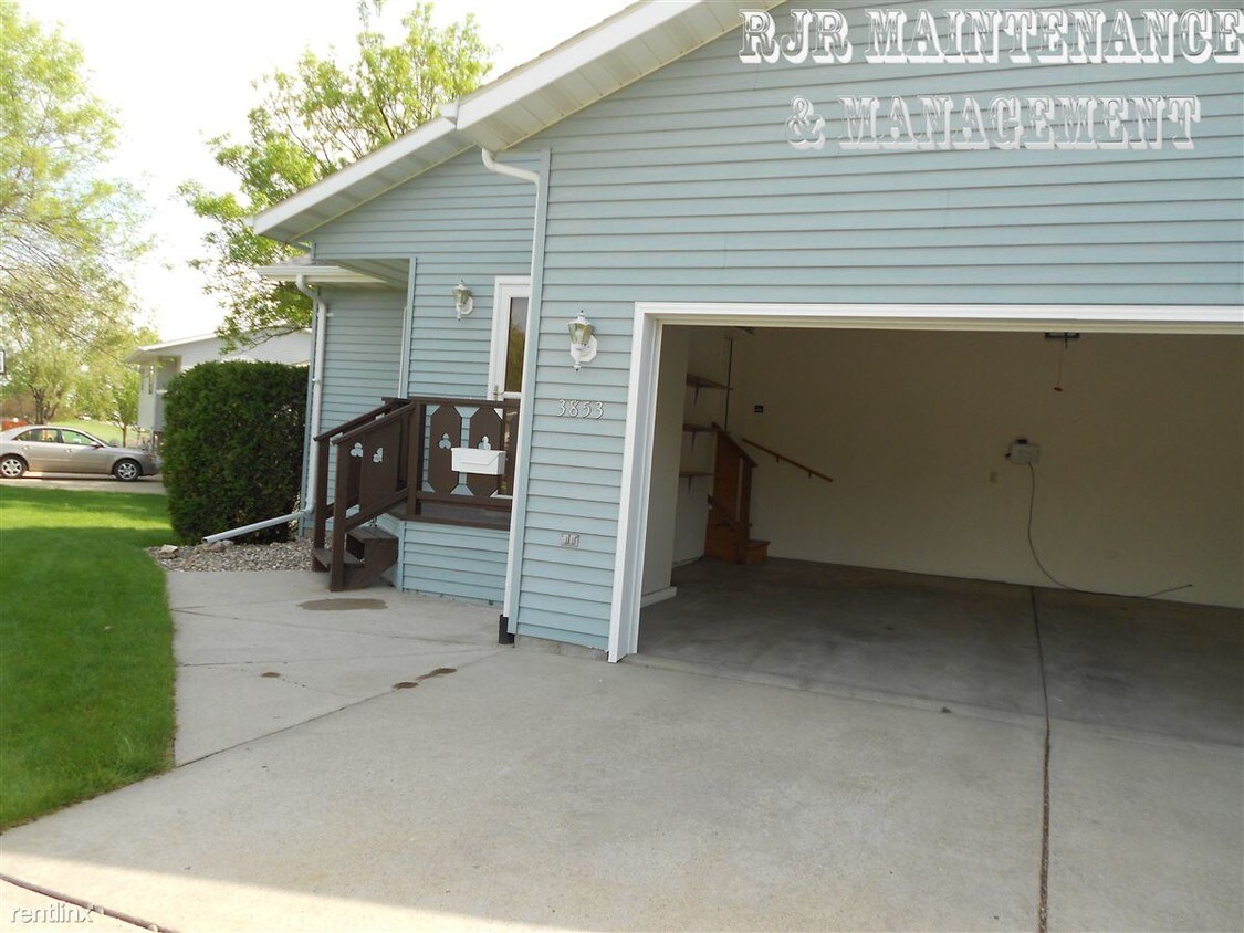 Primary Photo - 2 br, 2 bath Duplex - 3853 Montreal St