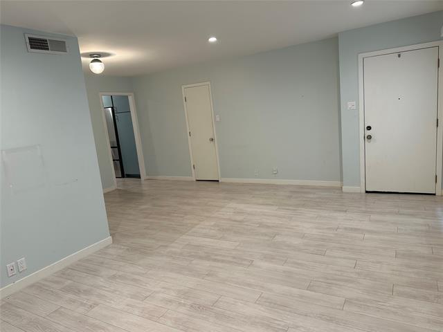 Building Photo - 7828 Meadow Park Dr