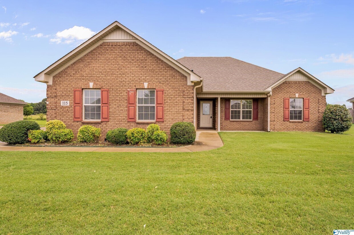 Primary Photo - 115 Maddie Ridge Rd