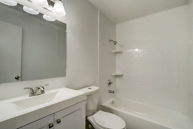 Foto del edificio - Fully Revovated 2 bedroom