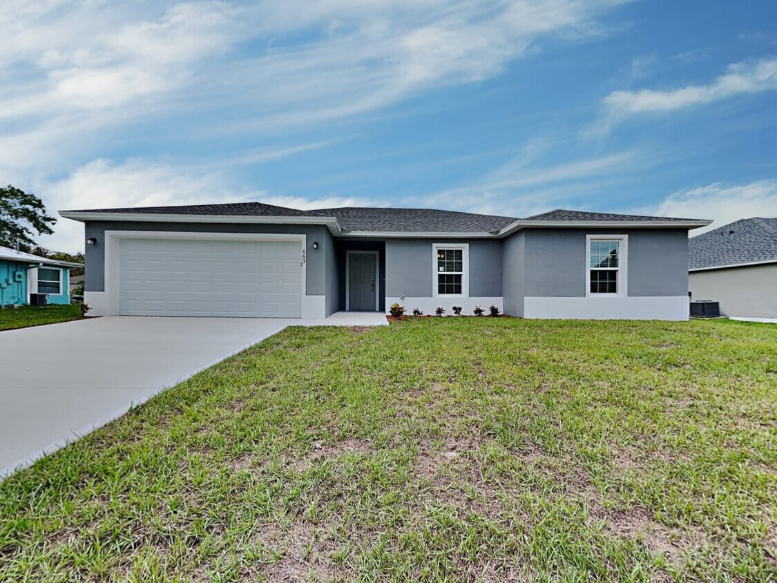 Foto principal - 663 Airoso Rd SE