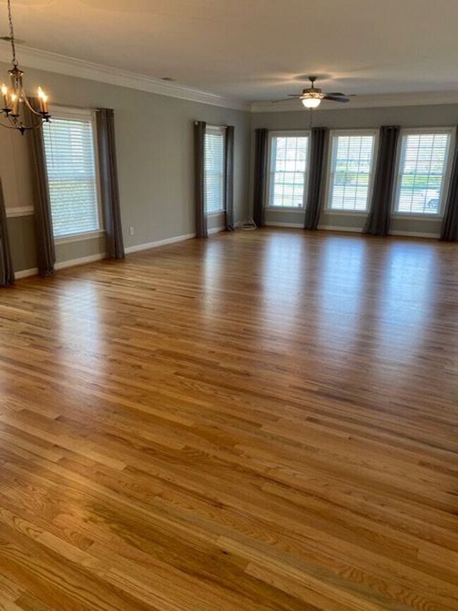 Foto del edificio - 5329 Center St