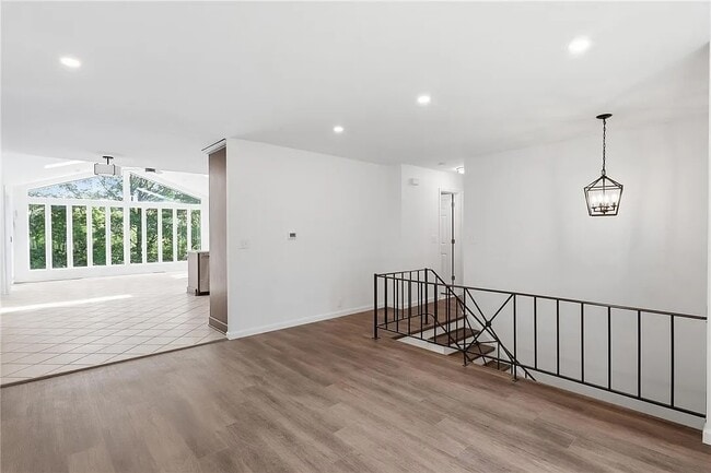 Building Photo - 40 Oak Hill Terrace