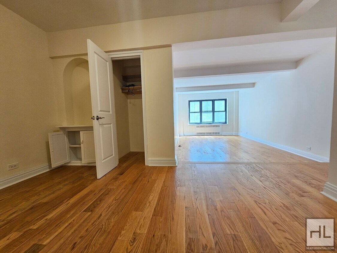 Foto principal - Spacious 2-Bedroom in Midtown East | 7th F...