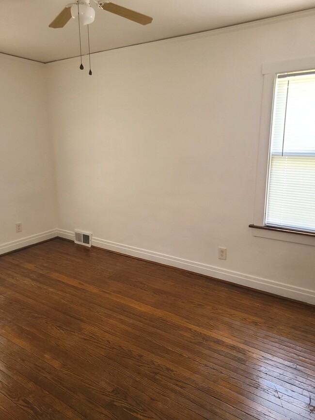 Foto del edificio - 7319 W Addison St
