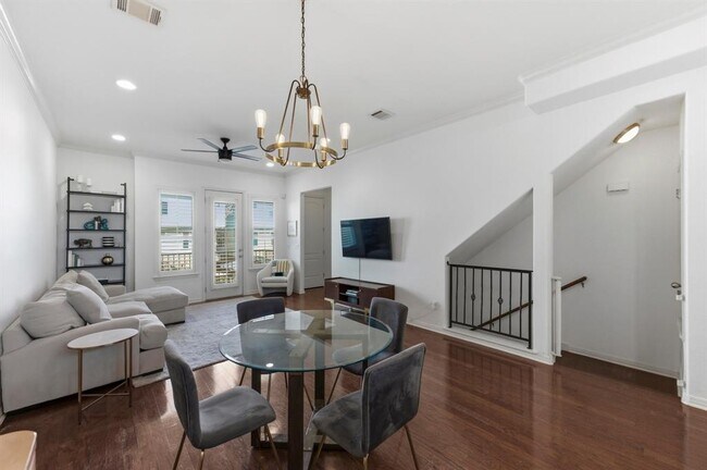 Foto del edificio - 1115 Kinney Ave