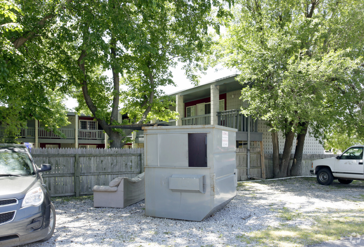 Building Photo - Lyndale Garden Apartments