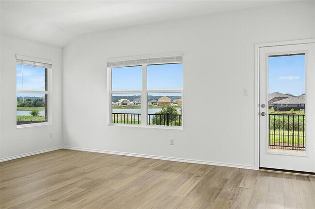 Foto del edificio - 2416 Four Waters Lp