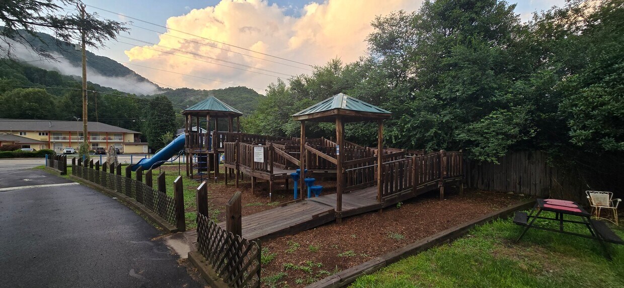 Foto del edificio - 4077 Soco Rd