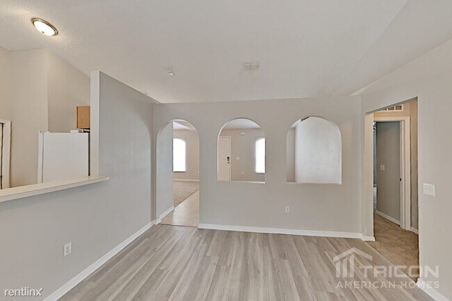Building Photo - 4552 Gondolier Rd