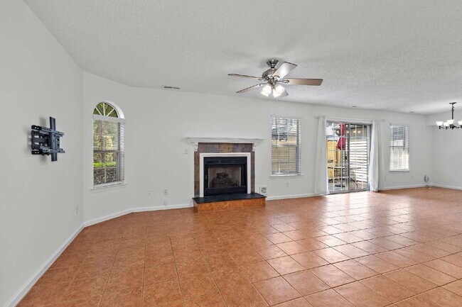 Foto del edificio - Updated condo-Brenneman Farms