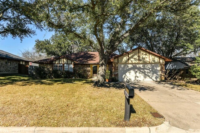 Foto del edificio - 5403 Firewood Dr