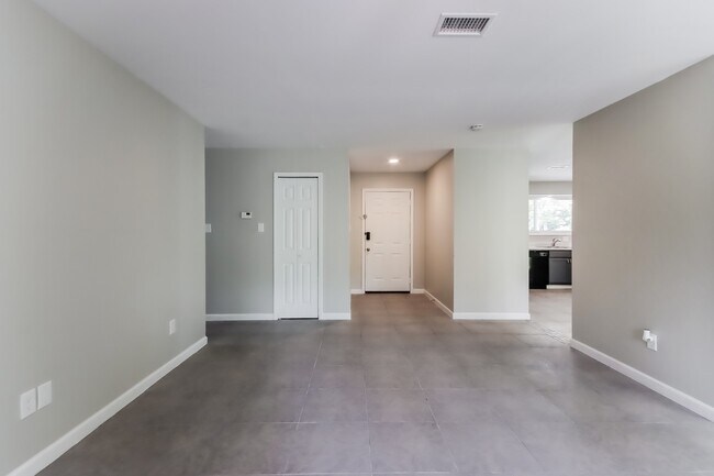 Foto del edificio - 24518 Pine Canyon Dr