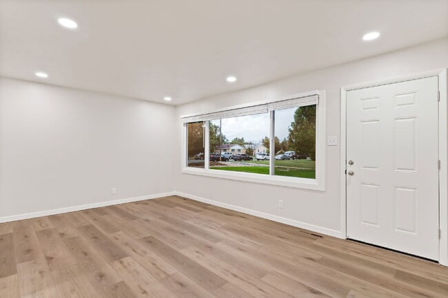 Building Photo - 1220 Janes Ln
