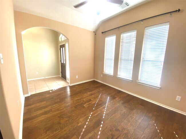 Foto del edificio - 14930 Telge Lake Trail
