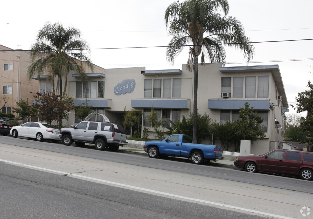 12345 Burbank Blvd, Valley Village, CA 91607 Apartments in Valley