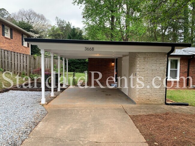 Foto del edificio - 3668 Admiral Dr