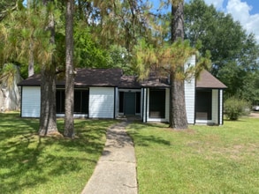 Building Photo - 17302 Broken Back Dr