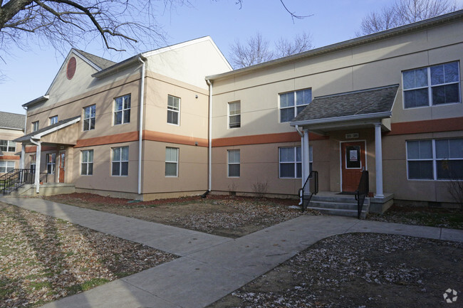 Foto del edificio - Mountain Oaks Apartments