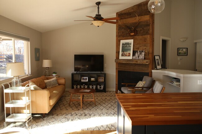 Living Area - 290 Yellowfield Way