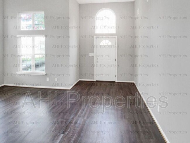 Building Photo - 178 Lenox Dr