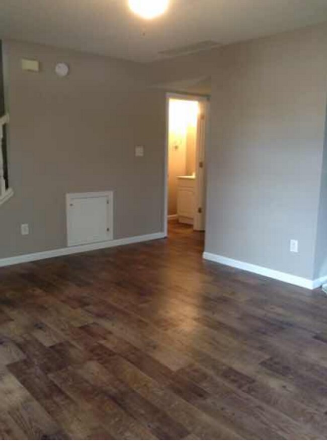 Foto del edificio - 3 bedroom, 2.5 bath Townhome *ASK US ABOUT OUR FALL SPECIAL*