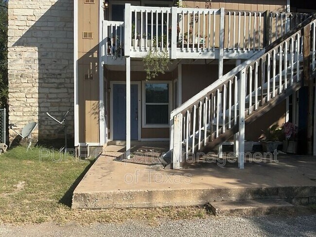 Building Photo - 403 Hedgewood Dr
