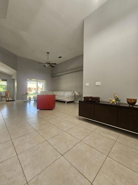 Building Photo - 5721 NW Alcazar Ter