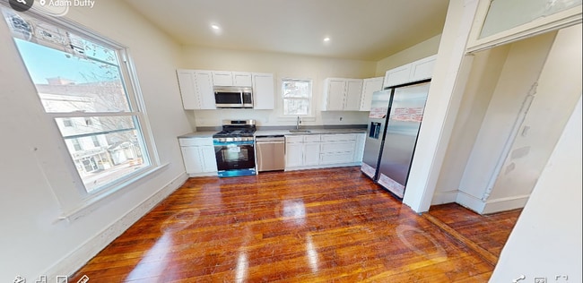 Kitchen - 736 Main St Apartments