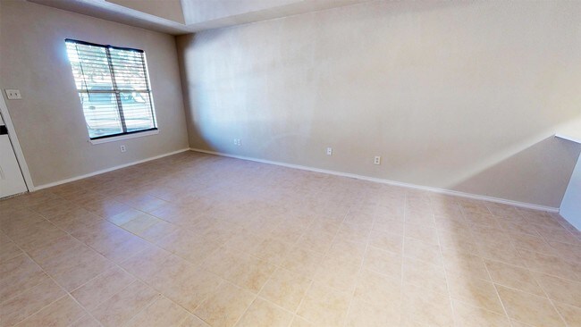 Building Photo - 105 E Wolfcamp Dr